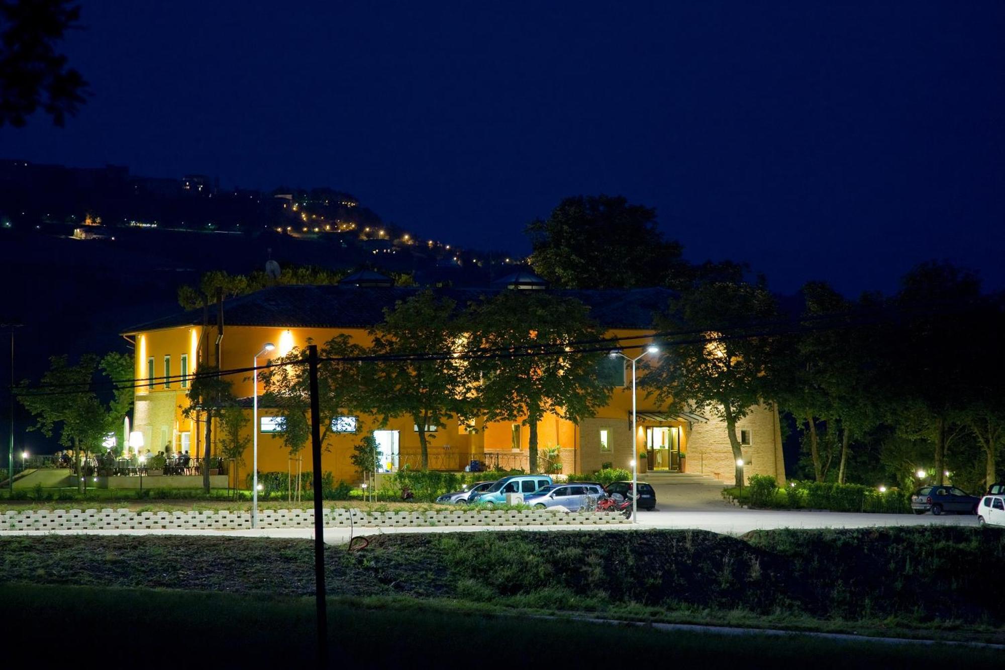 Relais Villa Fornari Camerino Exterior photo